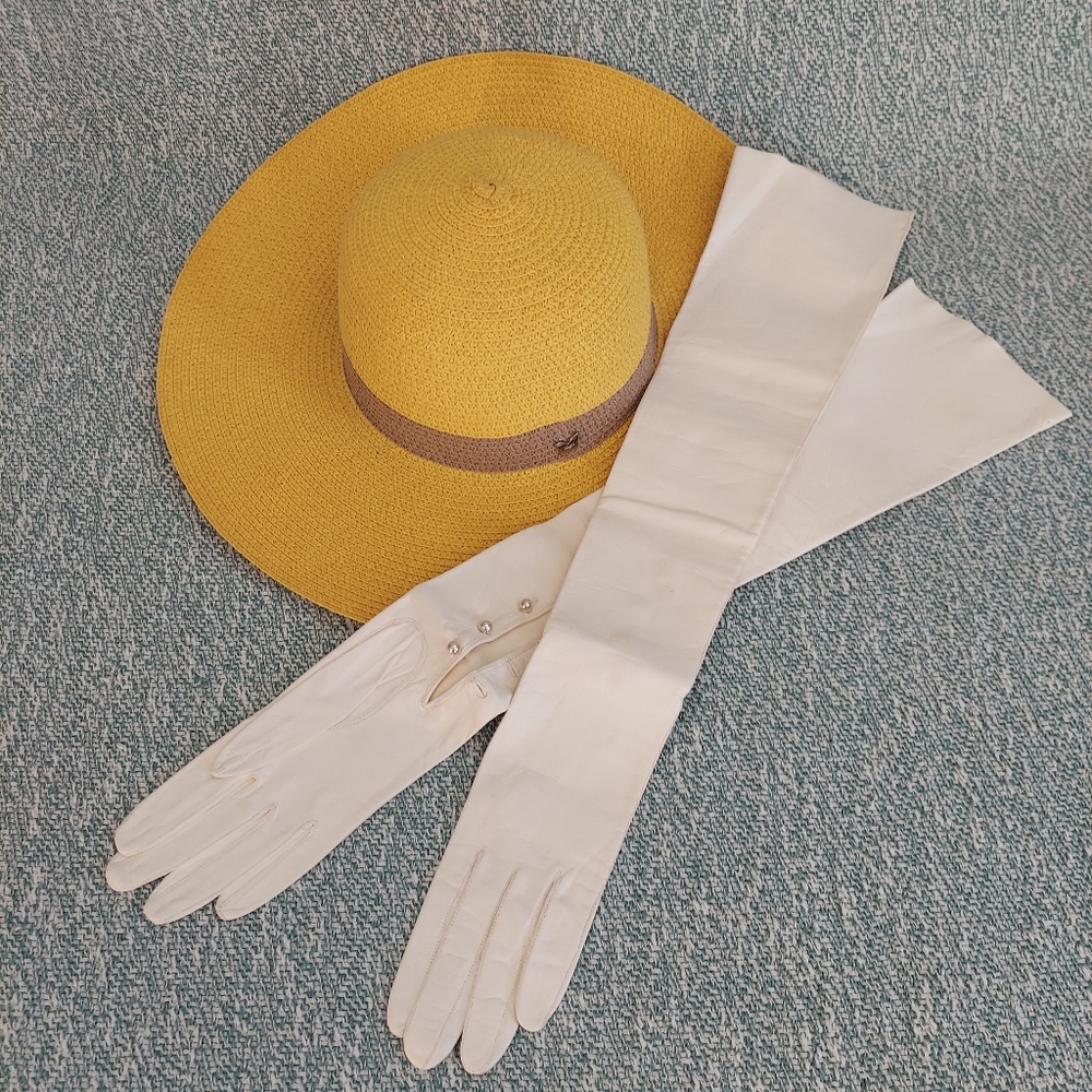 White Leather Opera-Length Gloves, Sz 6